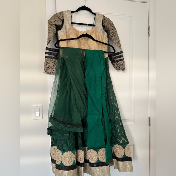 Very gorgeous long sleeves bottle green golden anarkali gown backless! Size 38 - Picture 4 of 4